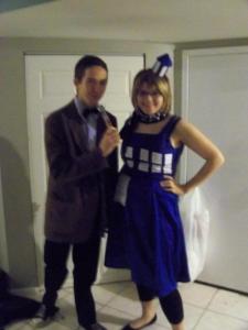 Doctor-Who-Halloween-Costume-and-TARDIS